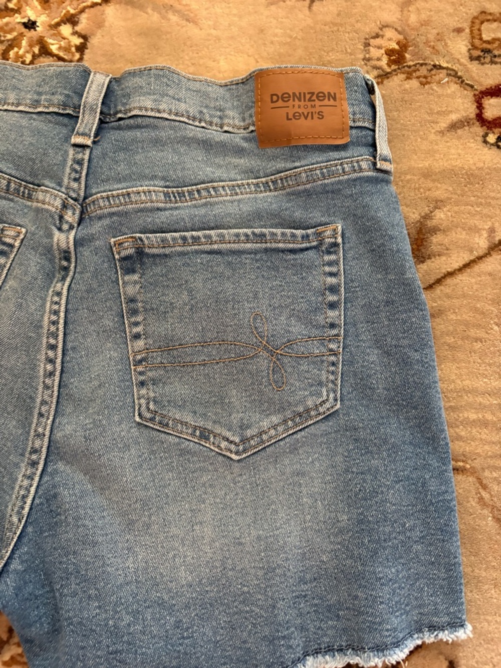 Denizen from Levi's Light Blue Denim 90s Loose Shorts - Picture 6 of 9